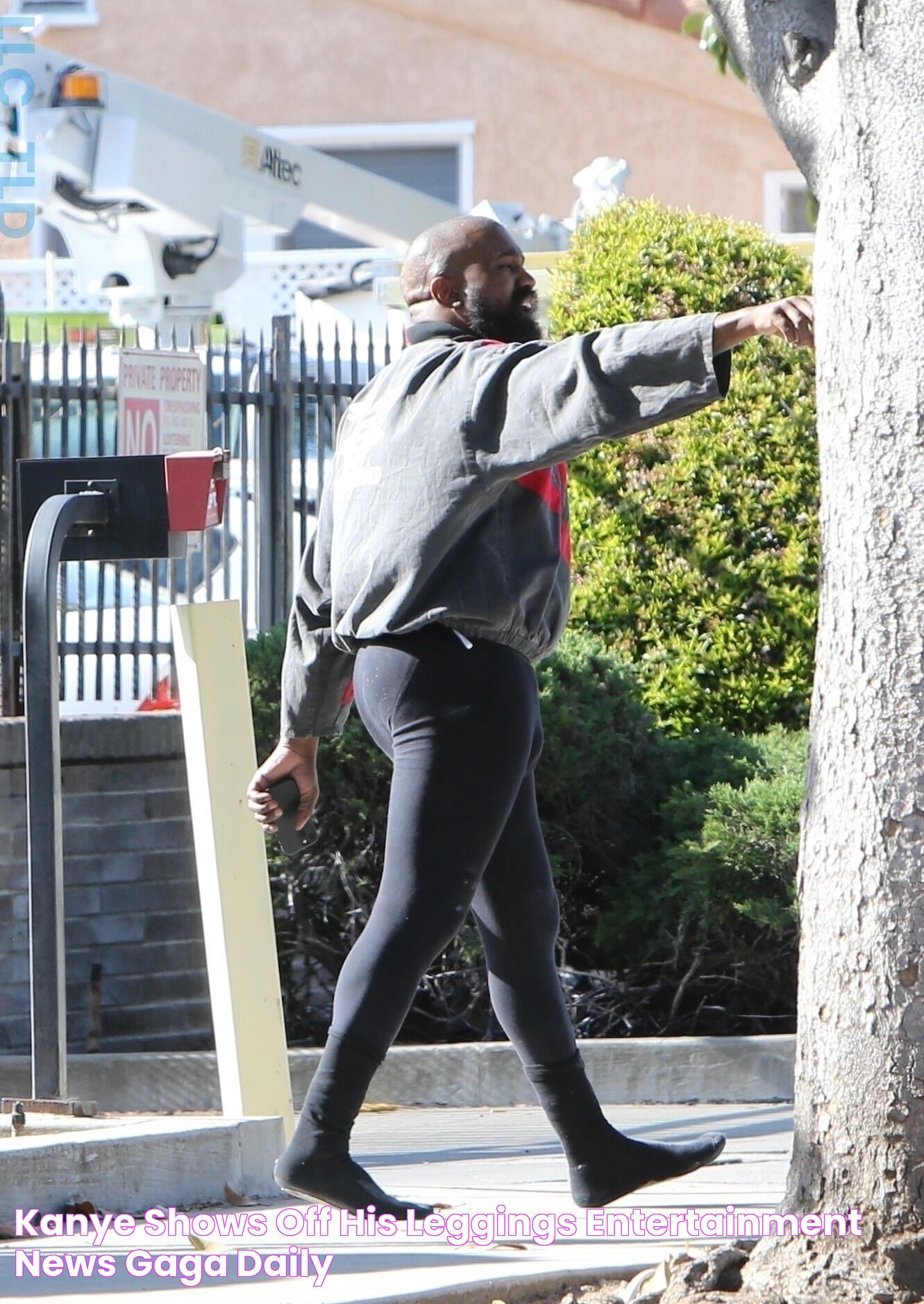 Kanye shows off his leggings Entertainment News Gaga Daily